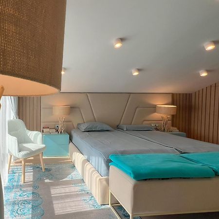 Pino - Villa, Casa, Cucina Е Terrazza อัลเบนา ภายนอก รูปภาพ