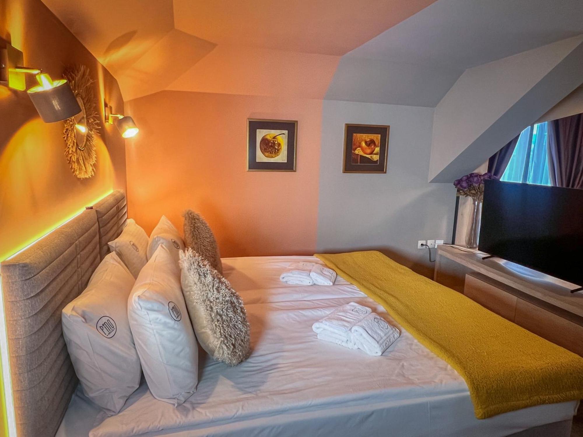 Pino - Villa, Casa, Cucina Е Terrazza อัลเบนา ภายนอก รูปภาพ